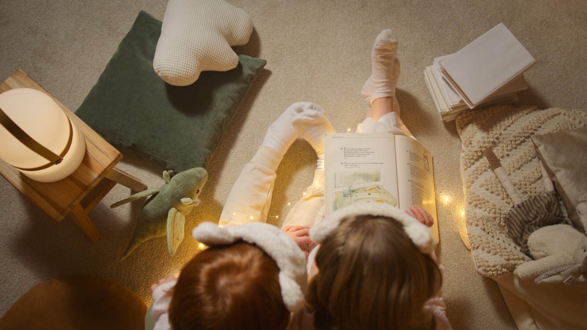 cozy kids reading books
